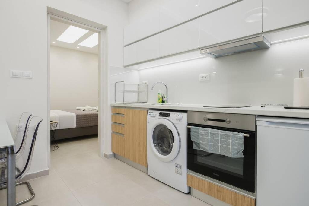 Peris 3 - Central Apt Near Old Town - Ac, Wifi Chrissi Akti Chania Exterior foto