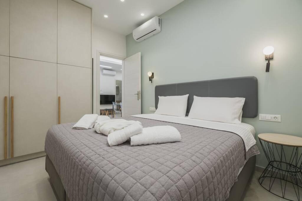 Peris 3 - Central Apt Near Old Town - Ac, Wifi Chrissi Akti Chania Exterior foto